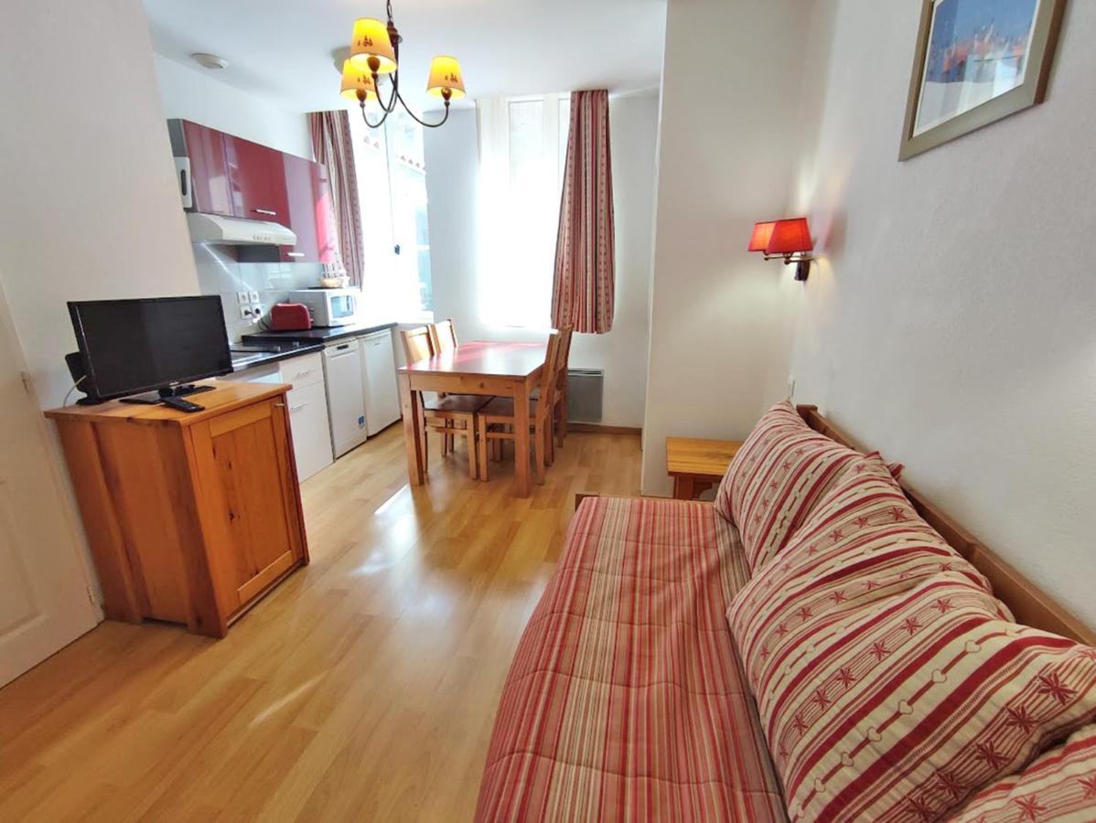 Pat 83, T2, Centre Luchon, Wifi, Casier A Skis, 4 Personnes Bagnères-de-Luchon エクステリア 写真